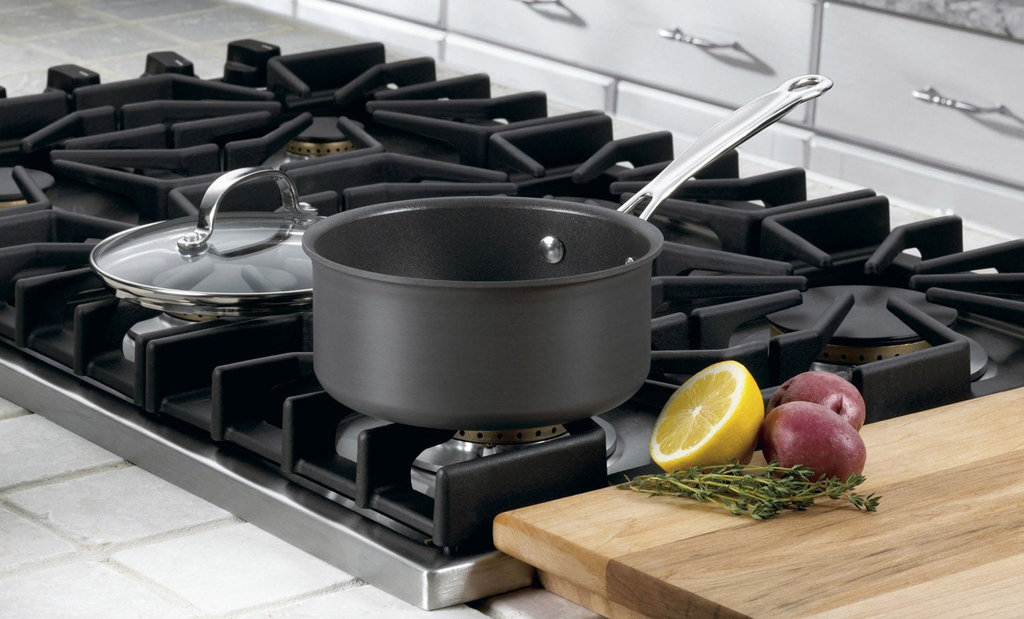 Cuisinart Chef's Classic Hard Anodized Nonstick 1-Quart Saucepan With Lid