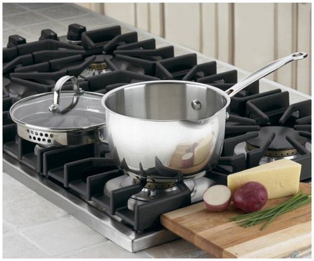  Cuisinart Chef's Classic Stainless Steel 2-Quart Cook & Pour Saucepan